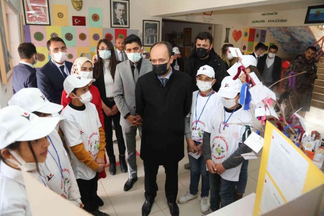 Kaymakam Solak, 4006 Tübi̇tak Bilim Fuarı’na Katıldı