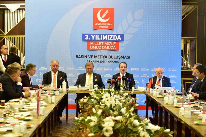 Yeniden Refah Partisi Lideri Erbakan: “İ̇nşallah Seçimlerde Bir Büyük Sürpriz Daha Yapacağız”