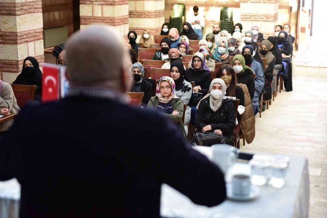 Edebiyatın Şaheserleri Yeniden Yorumlanıyor