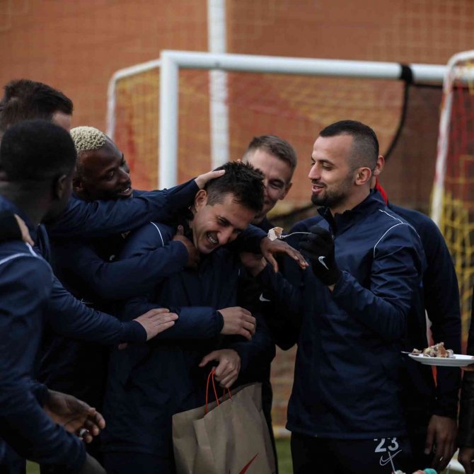 Mario Gavranovic’in Doğum Günü Kutlandı