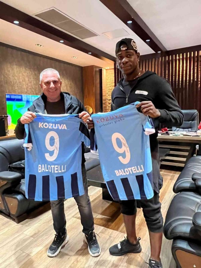 Balotelli Ve Gökhan İ̇nler’in Kebap Keyfi