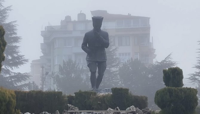 Afyon’da Sis Etkili Oldu