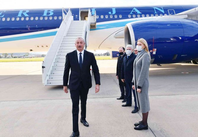 Aliyev, Putin Ve Paşinyan’la Görüşmek Üzere Soçi’ye Vardı