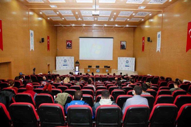 Tübi̇tak Programları Proje Yazma Eğitimi Verildi