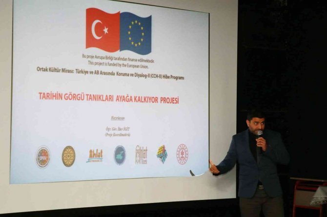 Ahlat’ta “Tarihin Görgü Tanıkları Ayağa Kalkıyor Projesi” Tanıtım Filminin Gösterimi Yapıldı