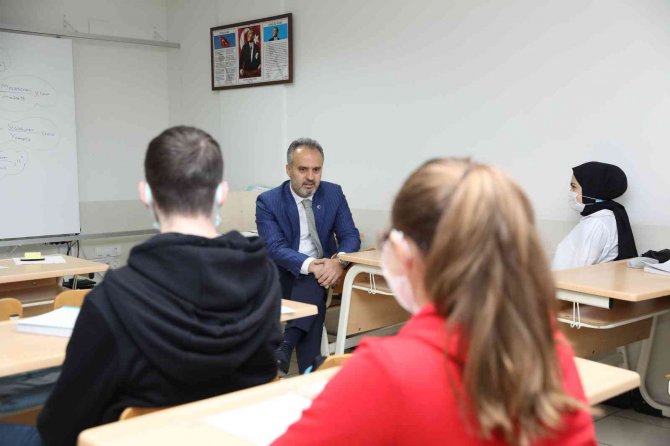 Büyükşehir, Gençleri Üniversiteye Hazırlıyor