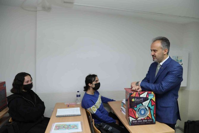 Büyükşehir, Gençleri Üniversiteye Hazırlıyor