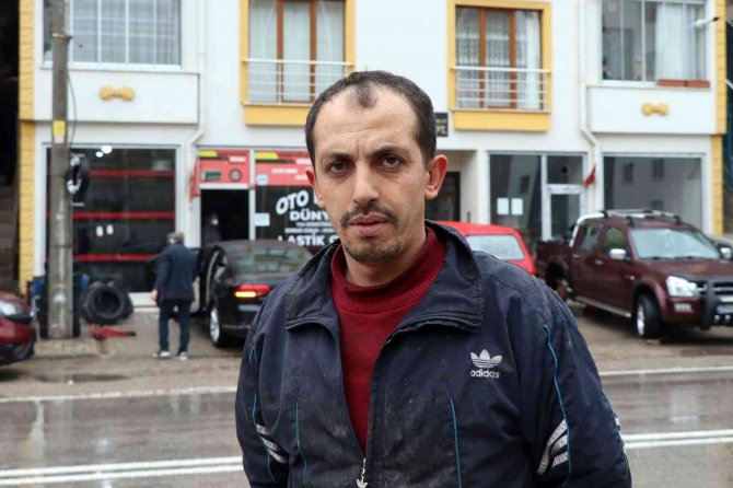 Gümüşhane’de Kar Yağışıyla Birlikte Lastikçilerde Yoğunluk Arttı