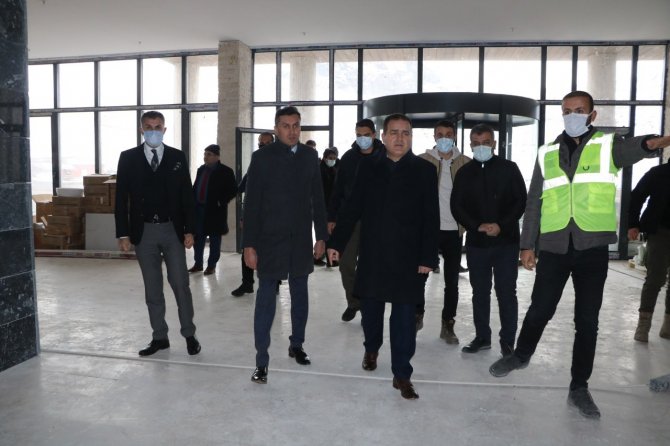 Vali Akbıyık, “Hakkari Eğlence Ve Kültürel Faaliyetlerin Merkezi Olacak”