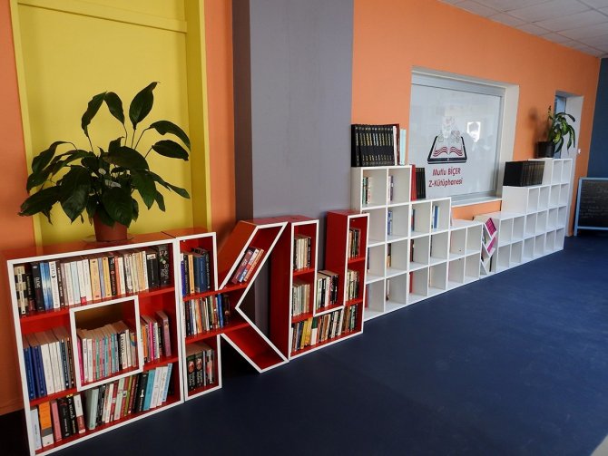 Covid-19 Nedeniyle Yaşamını Yitiren Mutlu Biçer Anısına Yaptırılan Kütüphane Açıldı