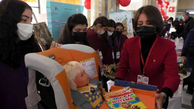 Kız Meslek Lisesi Öğrencilerinin Projeleri Alkış Aldı