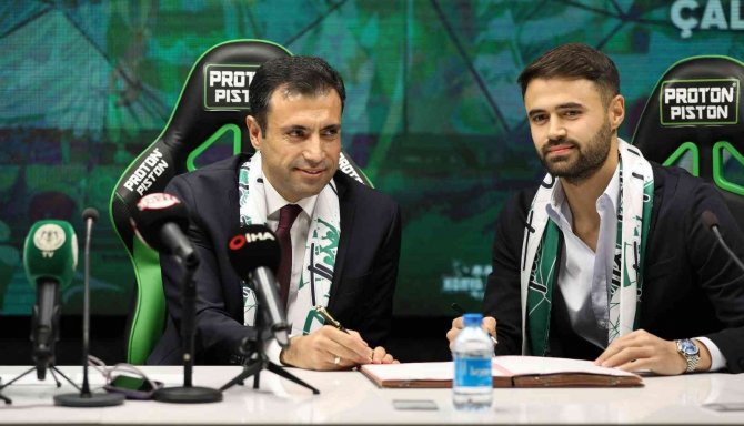 Konyaspor 2 Futbolcusuyla Sözleşme Yeniledi