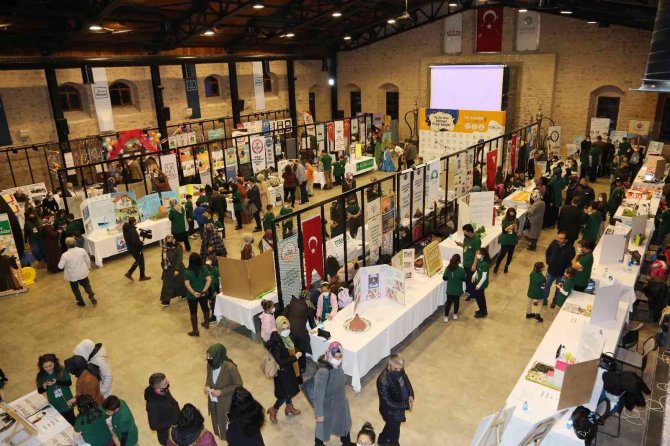 Geleceğin Bilim İnsanları Mega İle Yetişiyor