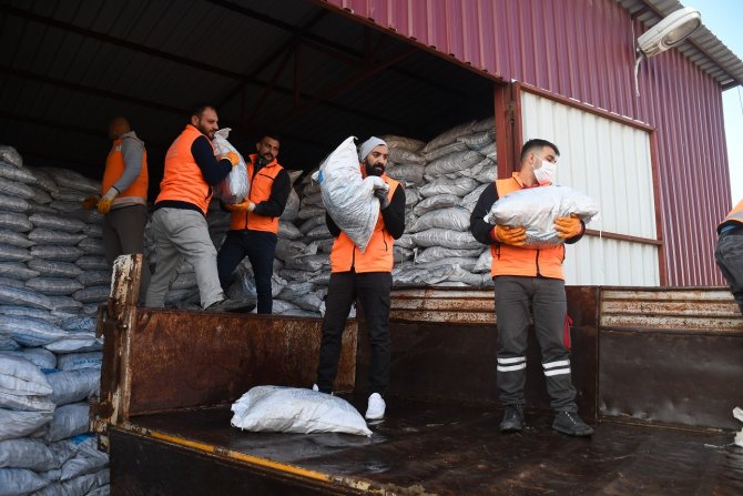 Kuşadası Belediyesi’nden 2 Bin 500 Aileye Yakacak Yardımı