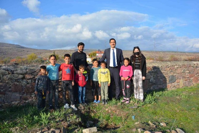 Öğretmenler Fidanları Toprakla Buluşturdu