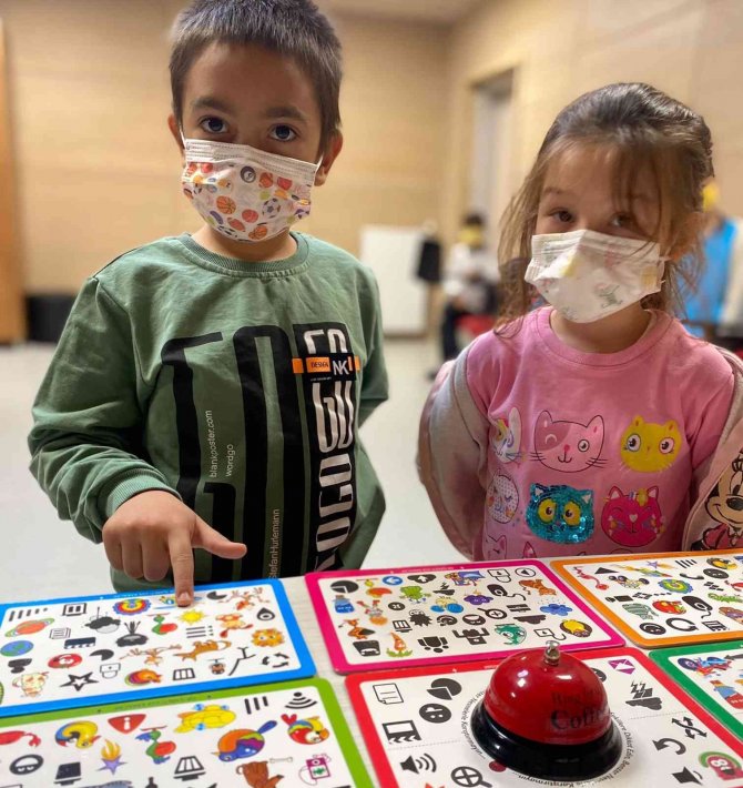 Çocuk Atölyelerinde Eğitimler Sürüyor