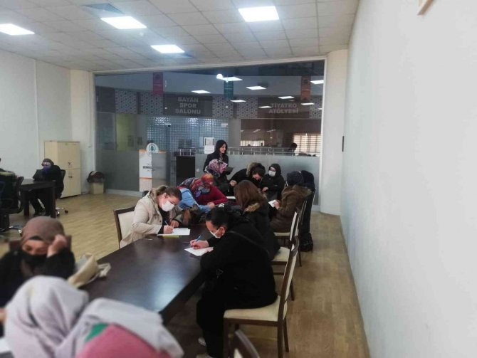 Pursaklar Belediyesi İstihdama Ön Ayak Oluyor