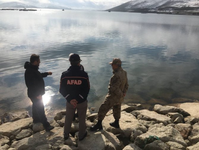 Dalgıçlar, Demirözü Barajında Kayıp Kişiyi Aradı