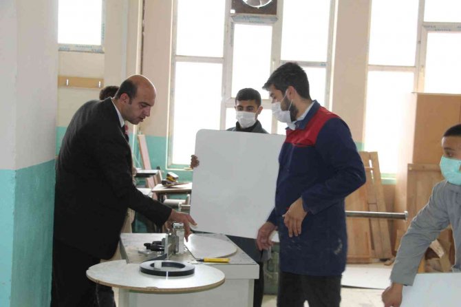 Şırnak Mesleki Ve Teknik Anadolu Lisesi Fabrika Gibi Çalışıyor