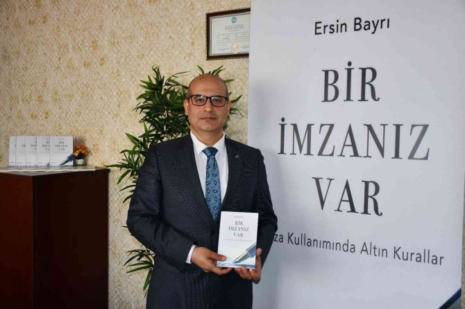 Yayımlanan Kitabı İle ’İmza’ya Dikkat Çekti