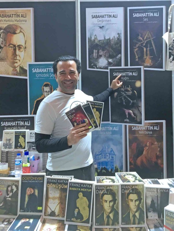 Çocukluk Hayallerini Kitap Kapaklarına Taşıdı
