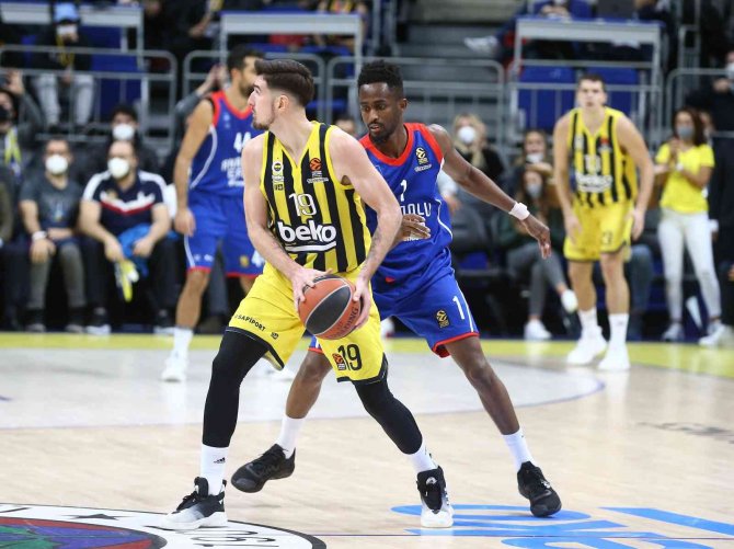 Thy Euroleague’deki Türk Derbisinde Zafer Anadolu Efes’in