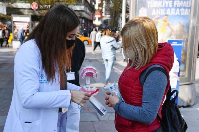 Büyükşehir Başkentlileri Ağız Ve Diş Sağlığı Konusunda Bilinçlendiriyor