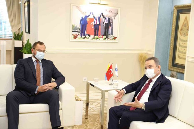 Ukrayna Lutsk Belediye Başkanı Başkan Böcek İle Bir Araya Geldi