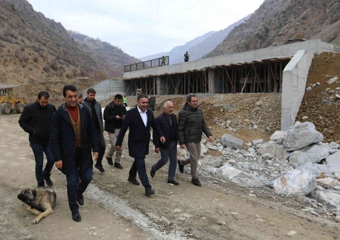 Genel Sekreter Çelikel, Çatak İlçesindeki Yatırımları İnceledi