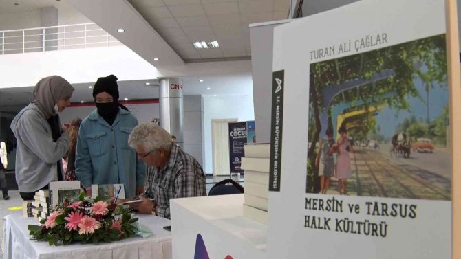 Çağlar, "Mersin Ve Tarsus Halk Kültürü" Kitabını Okurları İçin İmzaladı