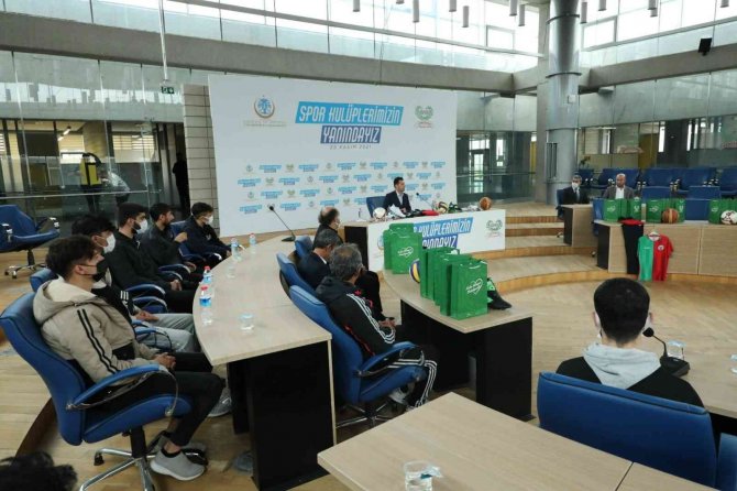 Yenişehir Belediyesinden Amatör Spor Kulüplerine Malzeme Desteği