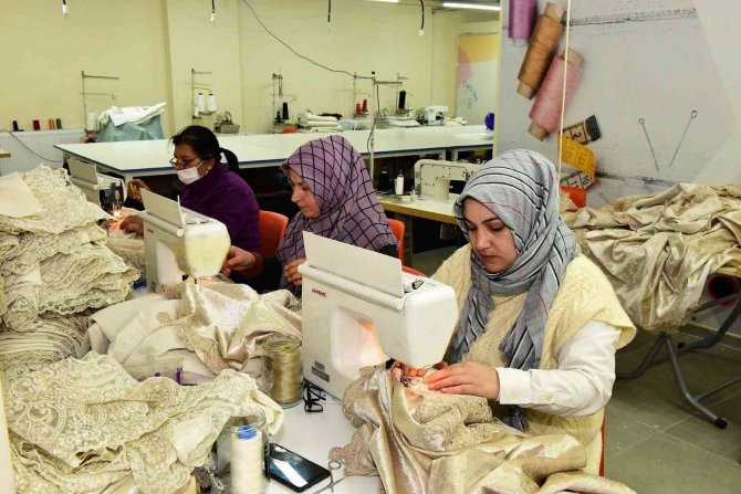 Anneler Öğreniyor, Çocuklar Eğleniyor