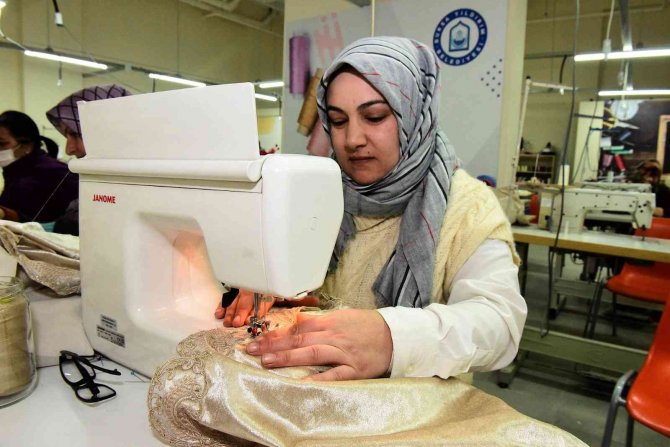 Anneler Öğreniyor, Çocuklar Eğleniyor