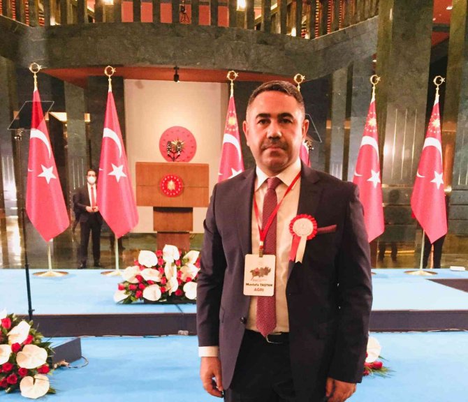 Yılın Öğretmeni Seçilen Taştan, Cumhurbaşkanı İle Bir Araya Geldi