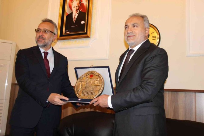 Yök Başkanvekili Kapıcıoğlu’ndan Rektör Karadağ’a Ziyaret