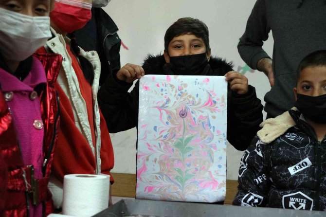 Köy Çocukları Ebru Sanatı İle Tanıştı