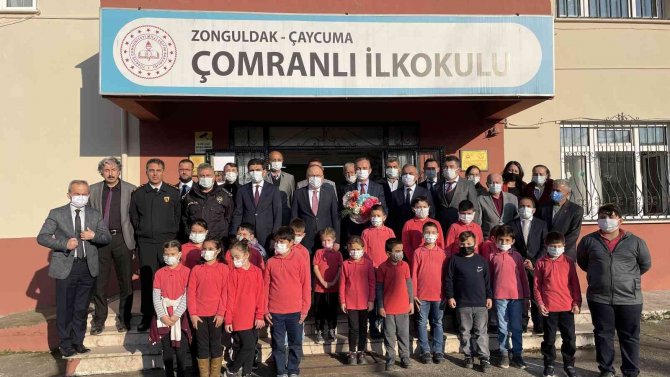 Vali Tutulmaz, Açılışını Yaptığı Kütüphanelerde Öğrencilerle Kitap Okudu