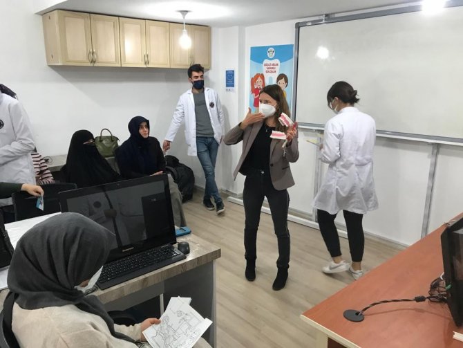 Sağlık Bilimleri Fakültesinden Kursiyerlere Diş Taraması