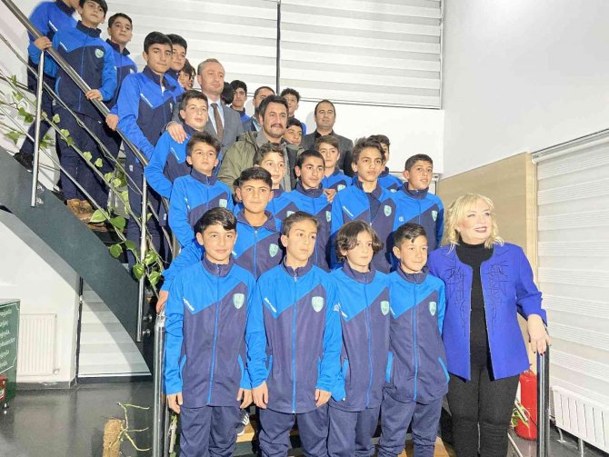 ’Geleceğin Yıldızları’ Ic Futbol Akademisi’nde Yetişecek