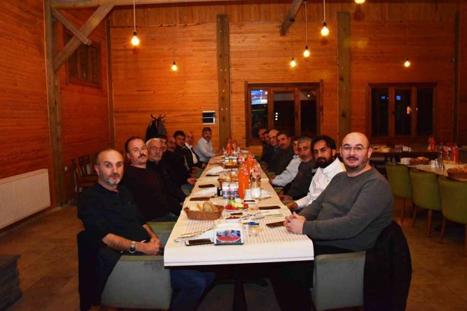 Başkan Akçadurak Mahalle Muhtarıyla Buluştu