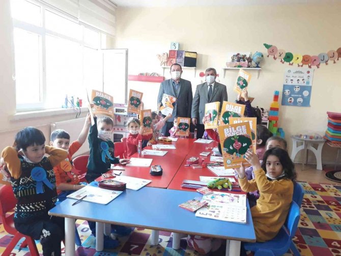 Başkan Arif Teke’den, Kur-an Kursu Öğrencilerine Boyama Kitabı Ve Kalem Seti