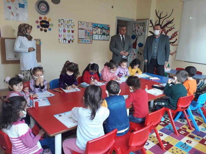 Başkan Arif Teke’den, Kur-an Kursu Öğrencilerine Boyama Kitabı Ve Kalem Seti