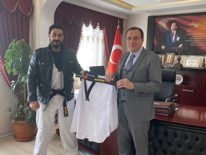 Minik Taekwondoculardan Kaymakam Türker’e Ziyaret