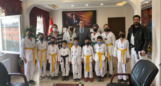 Minik Taekwondoculardan Kaymakam Türker’e Ziyaret