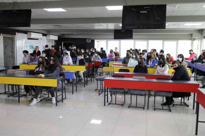 Başkan Arda, Öğrencilerle Buluştu