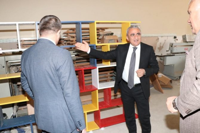 Hakkari’de "Kütüphanesiz Okul Kalmasın" Projesi