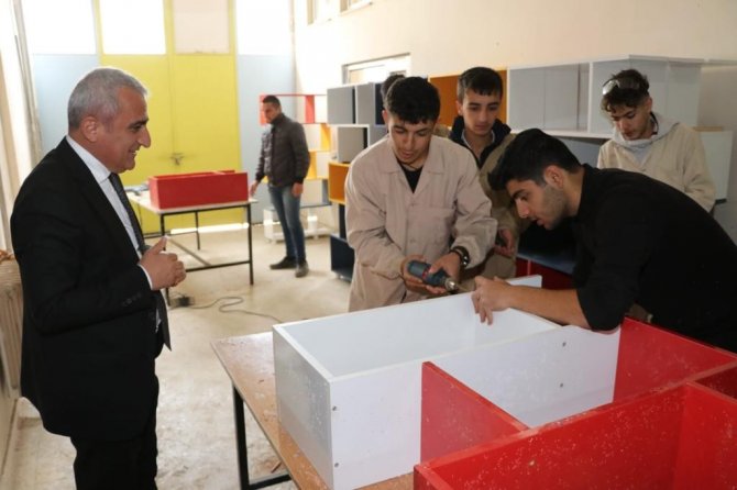 Hakkari’de "Kütüphanesiz Okul Kalmasın" Projesi