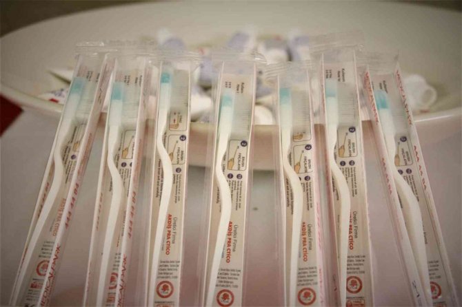 Uzmanlar Ebeveynleri Uyardı: ’’Süt Dişleri, Daimi Dişler İçin Rehber Görevi Görür’’