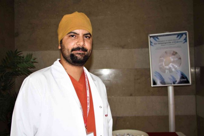 Uzmanlar Ebeveynleri Uyardı: ’’Süt Dişleri, Daimi Dişler İçin Rehber Görevi Görür’’