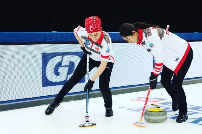 Curling De Önemli Başarı